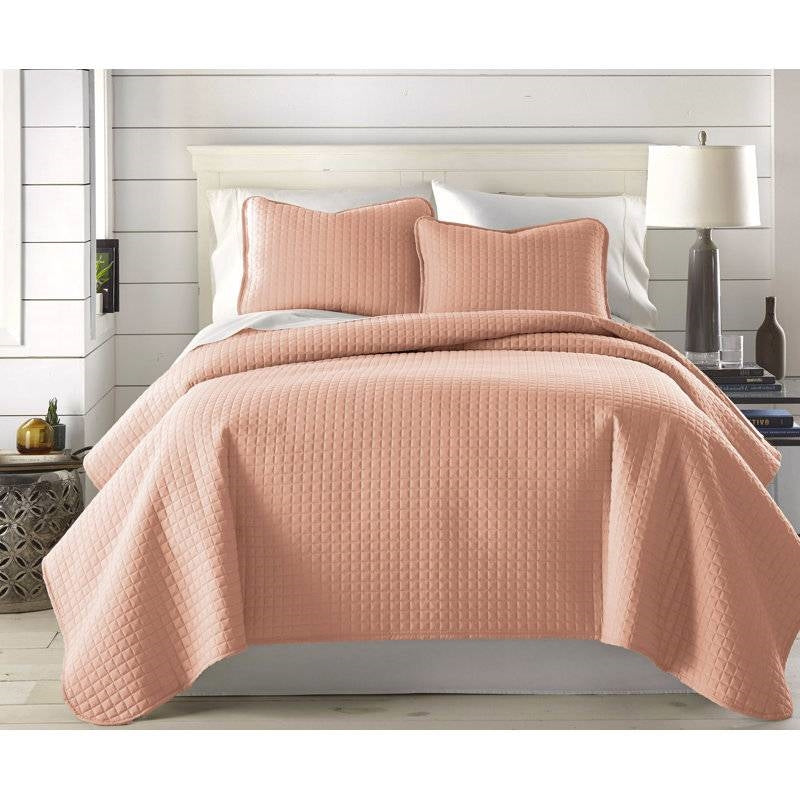 King Cal King Lightweight Blush 3-Piece Ultra Soft Microfiber Quilt Set-2
